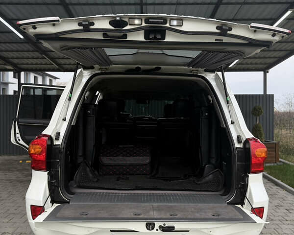 Белый Тойота Ленд Крузер, объемом двигателя 4.46 л и пробегом 276 тыс. км за 34500 $, фото 8 на Automoto.ua