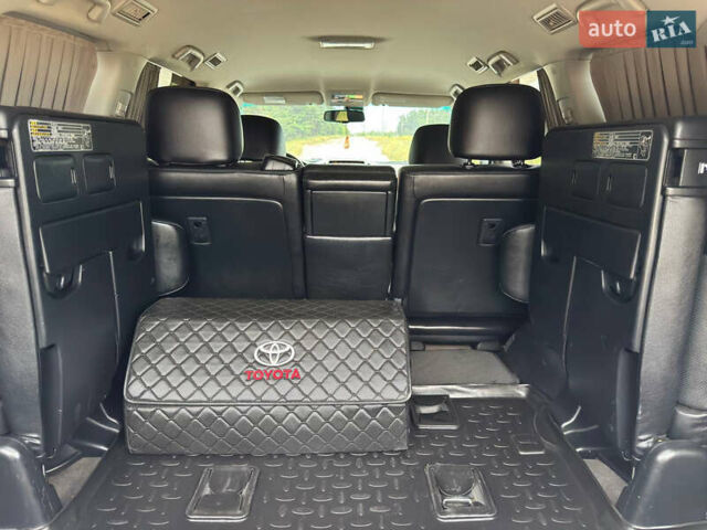 Белый Тойота Ленд Крузер, объемом двигателя 4.5 л и пробегом 228 тыс. км за 27900 $, фото 50 на Automoto.ua