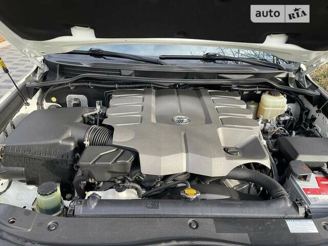 Белый Тойота Ленд Крузер, объемом двигателя 4.6 л и пробегом 158 тыс. км за 34500 $, фото 15 на Automoto.ua