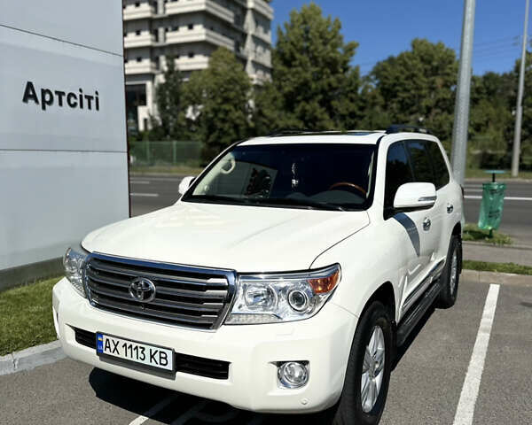 Белый Тойота Ленд Крузер, объемом двигателя 4.7 л и пробегом 193 тыс. км за 30500 $, фото 1 на Automoto.ua