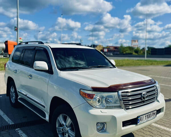 Белый Тойота Ленд Крузер, объемом двигателя 4.46 л и пробегом 302 тыс. км за 28000 $, фото 5 на Automoto.ua
