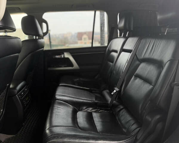 Белый Тойота Ленд Крузер, объемом двигателя 4.46 л и пробегом 276 тыс. км за 34500 $, фото 10 на Automoto.ua