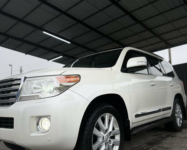 Белый Тойота Ленд Крузер, объемом двигателя 4.46 л и пробегом 276 тыс. км за 34500 $, фото 5 на Automoto.ua