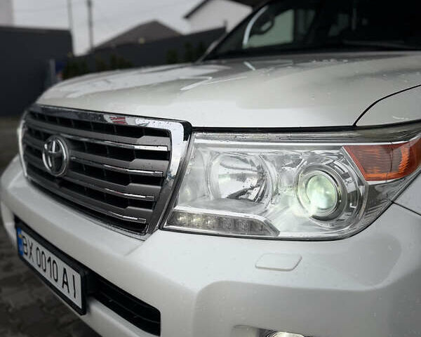 Белый Тойота Ленд Крузер, объемом двигателя 4.46 л и пробегом 276 тыс. км за 34500 $, фото 4 на Automoto.ua