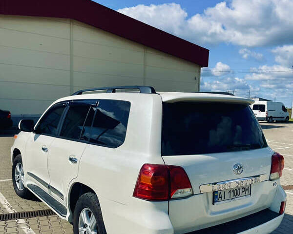 Белый Тойота Ленд Крузер, объемом двигателя 4.46 л и пробегом 302 тыс. км за 28000 $, фото 8 на Automoto.ua