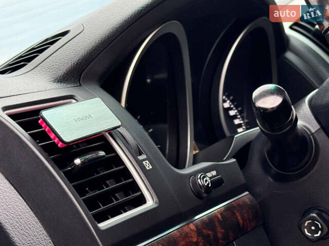 Белый Тойота Ленд Крузер, объемом двигателя 4.5 л и пробегом 228 тыс. км за 27900 $, фото 38 на Automoto.ua