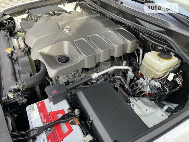 Белый Тойота Ленд Крузер, объемом двигателя 4.6 л и пробегом 158 тыс. км за 34500 $, фото 17 на Automoto.ua