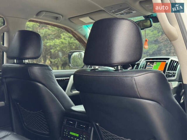 Белый Тойота Ленд Крузер, объемом двигателя 4.5 л и пробегом 228 тыс. км за 27900 $, фото 54 на Automoto.ua