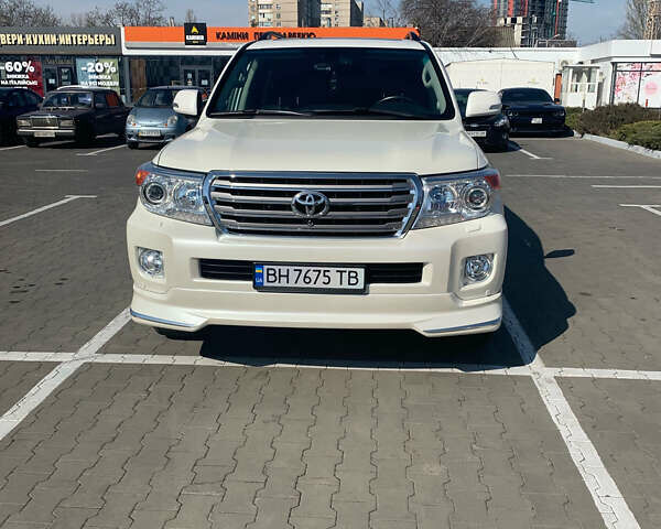 Білий Тойота Ленд Крузер, об'ємом двигуна 4.46 л та пробігом 295 тис. км за 33000 $, фото 1 на Automoto.ua