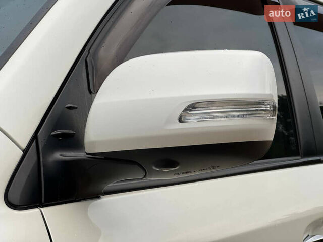 Белый Тойота Ленд Крузер, объемом двигателя 4.5 л и пробегом 228 тыс. км за 27900 $, фото 11 на Automoto.ua