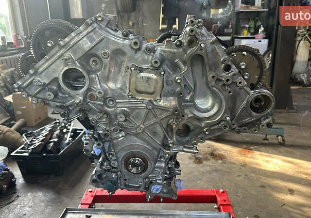 Белый Тойота Ленд Крузер, объемом двигателя 4.46 л и пробегом 295 тыс. км за 29000 $, фото 2 на Automoto.ua