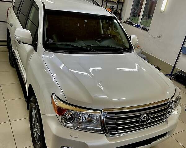 Белый Тойота Ленд Крузер, объемом двигателя 4.6 л и пробегом 158 тыс. км за 34500 $, фото 1 на Automoto.ua