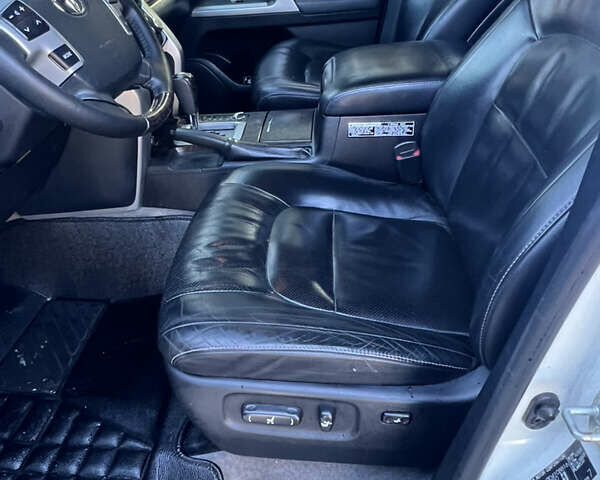 Білий Тойота Ленд Крузер, об'ємом двигуна 4.46 л та пробігом 265 тис. км за 25000 $, фото 8 на Automoto.ua