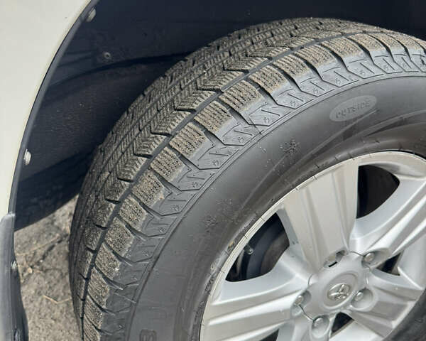 Білий Тойота Ленд Крузер, об'ємом двигуна 4.5 л та пробігом 230 тис. км за 29500 $, фото 7 на Automoto.ua