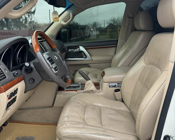 Білий Тойота Ленд Крузер, об'ємом двигуна 4.5 л та пробігом 230 тис. км за 29500 $, фото 11 на Automoto.ua