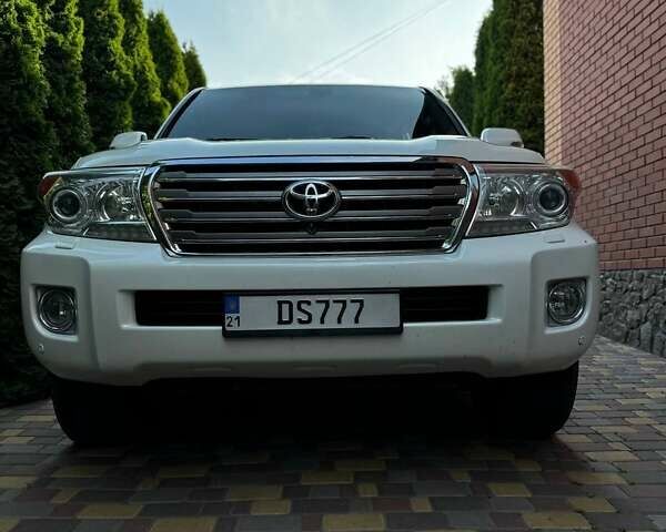 Белый Тойота Ленд Крузер, объемом двигателя 4.61 л и пробегом 147 тыс. км за 34000 $, фото 3 на Automoto.ua