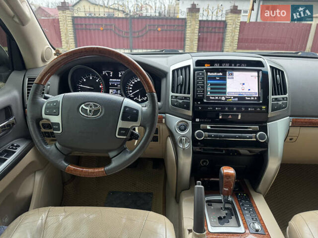 Білий Тойота Ленд Крузер, об'ємом двигуна 4.5 л та пробігом 230 тис. км за 29500 $, фото 8 на Automoto.ua