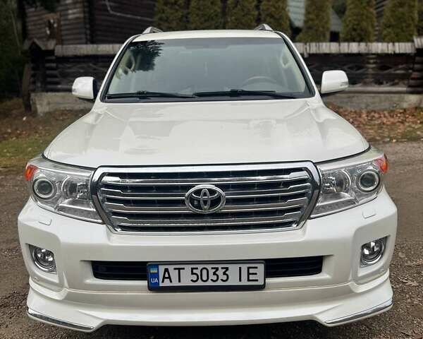 Білий Тойота Ленд Крузер, об'ємом двигуна 4.5 л та пробігом 150 тис. км за 29999 $, фото 1 на Automoto.ua