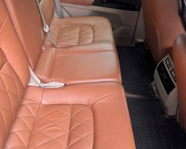 Білий Тойота Ленд Крузер, об'ємом двигуна 4.5 л та пробігом 150 тис. км за 29999 $, фото 7 на Automoto.ua