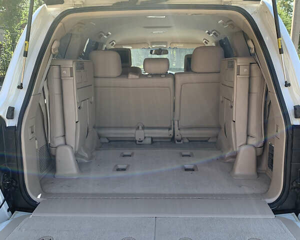 Белый Тойота Ленд Крузер, объемом двигателя 4.46 л и пробегом 147 тыс. км за 33000 $, фото 18 на Automoto.ua