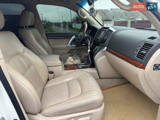 Білий Тойота Ленд Крузер, об'ємом двигуна 4.5 л та пробігом 230 тис. км за 29500 $, фото 13 на Automoto.ua