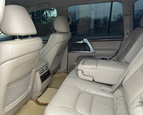 Білий Тойота Ленд Крузер, об'ємом двигуна 4.5 л та пробігом 230 тис. км за 29500 $, фото 15 на Automoto.ua