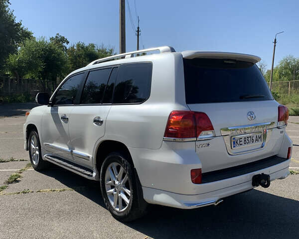 Белый Тойота Ленд Крузер, объемом двигателя 4.46 л и пробегом 147 тыс. км за 33000 $, фото 9 на Automoto.ua