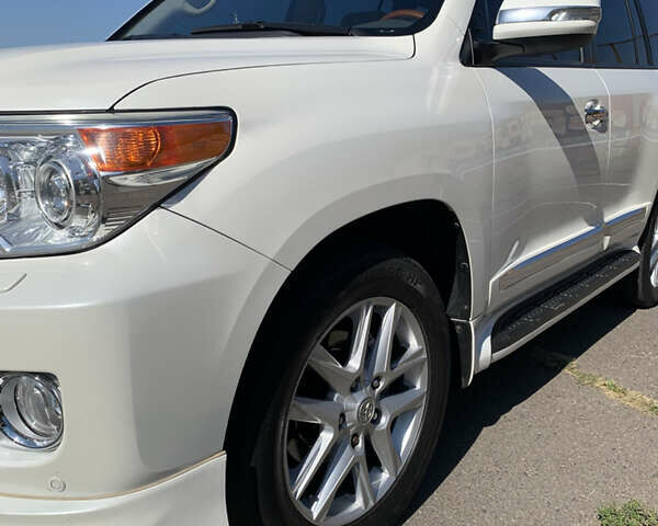 Белый Тойота Ленд Крузер, объемом двигателя 4.46 л и пробегом 147 тыс. км за 33000 $, фото 6 на Automoto.ua