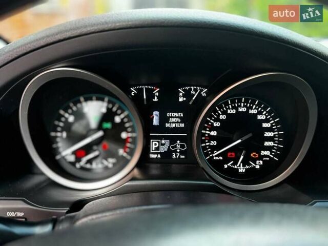 Белый Тойота Ленд Крузер, объемом двигателя 4.61 л и пробегом 147 тыс. км за 34000 $, фото 15 на Automoto.ua