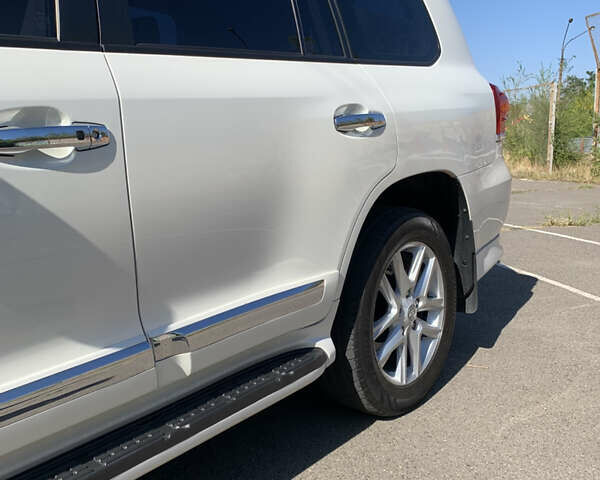 Белый Тойота Ленд Крузер, объемом двигателя 4.46 л и пробегом 147 тыс. км за 33000 $, фото 8 на Automoto.ua