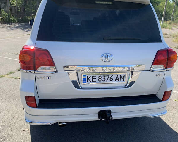 Белый Тойота Ленд Крузер, объемом двигателя 4.46 л и пробегом 147 тыс. км за 33000 $, фото 10 на Automoto.ua