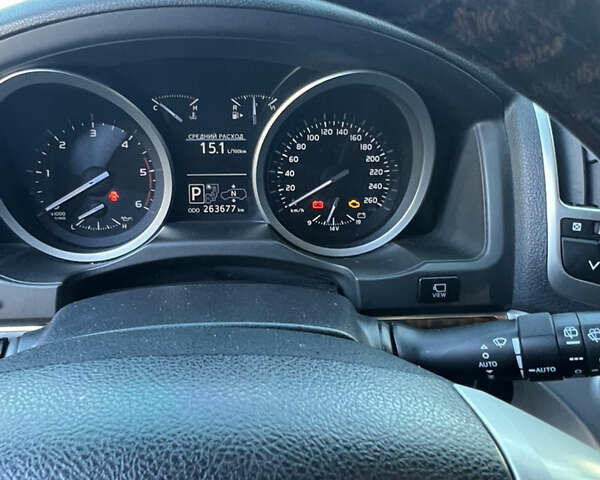 Білий Тойота Ленд Крузер, об'ємом двигуна 4.46 л та пробігом 265 тис. км за 25000 $, фото 14 на Automoto.ua