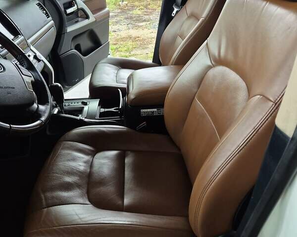 Белый Тойота Ленд Крузер, объемом двигателя 4.5 л и пробегом 184 тыс. км за 35000 $, фото 14 на Automoto.ua