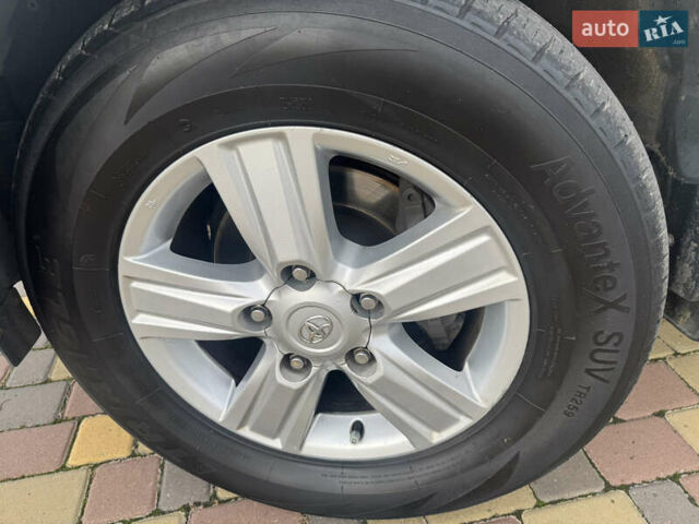 Белый Тойота Ленд Крузер, объемом двигателя 4.46 л и пробегом 239 тыс. км за 34999 $, фото 13 на Automoto.ua