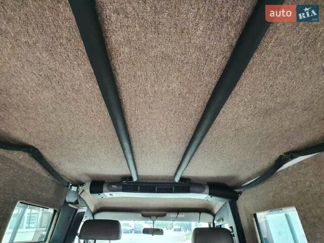 Белый Тойота Ленд Крузер, объемом двигателя 4.2 л и пробегом 40 тыс. км за 85000 $, фото 9 на Automoto.ua