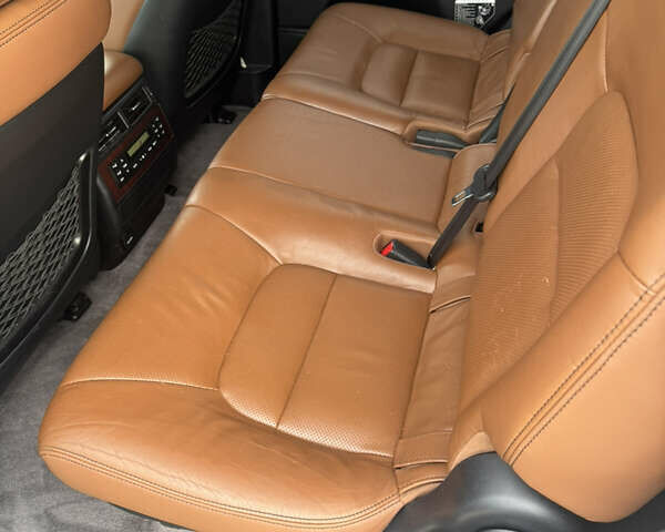 Белый Тойота Ленд Крузер, объемом двигателя 4.46 л и пробегом 239 тыс. км за 34999 $, фото 35 на Automoto.ua