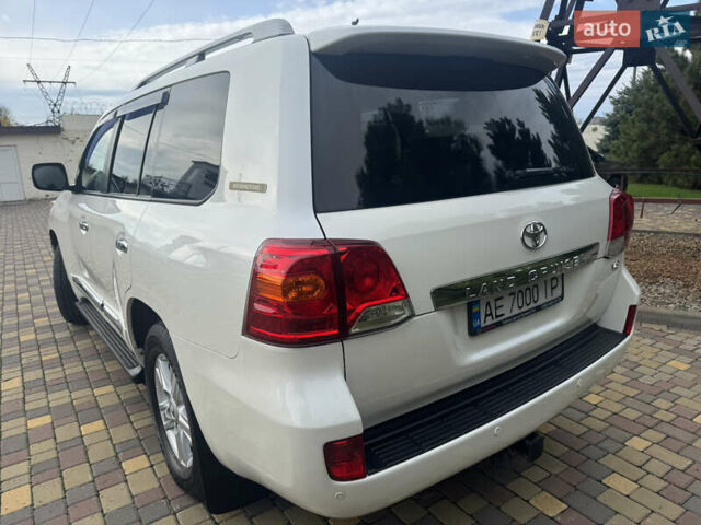 Белый Тойота Ленд Крузер, объемом двигателя 4.46 л и пробегом 239 тыс. км за 34999 $, фото 9 на Automoto.ua