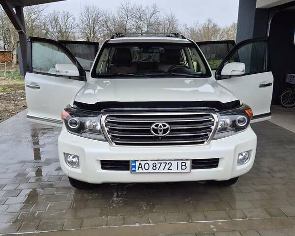 Белый Тойота Ленд Крузер, объемом двигателя 4.5 л и пробегом 184 тыс. км за 35000 $, фото 10 на Automoto.ua
