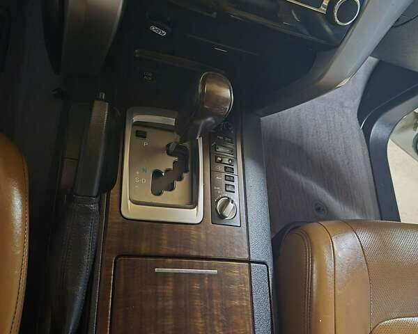 Белый Тойота Ленд Крузер, объемом двигателя 4.5 л и пробегом 184 тыс. км за 35000 $, фото 32 на Automoto.ua