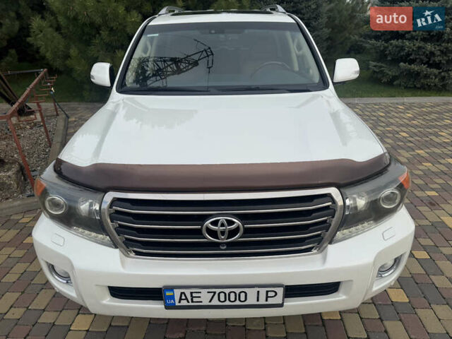 Белый Тойота Ленд Крузер, объемом двигателя 4.46 л и пробегом 239 тыс. км за 34999 $, фото 2 на Automoto.ua