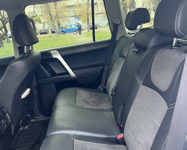 Белый Тойота Ленд Крузер, объемом двигателя 2.98 л и пробегом 280 тыс. км за 27500 $, фото 2 на Automoto.ua