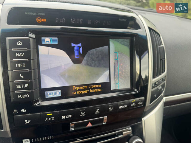 Белый Тойота Ленд Крузер, объемом двигателя 4.46 л и пробегом 239 тыс. км за 34999 $, фото 25 на Automoto.ua