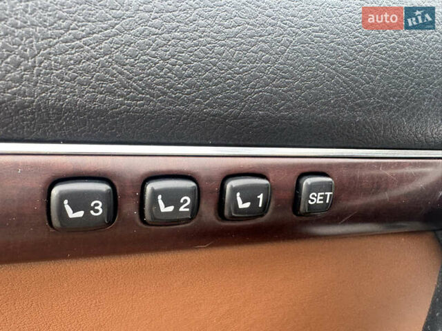 Белый Тойота Ленд Крузер, объемом двигателя 4.46 л и пробегом 239 тыс. км за 34999 $, фото 28 на Automoto.ua