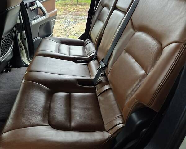 Белый Тойота Ленд Крузер, объемом двигателя 4.5 л и пробегом 184 тыс. км за 35000 $, фото 12 на Automoto.ua