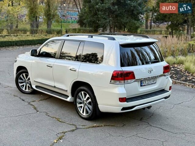 Белый Тойота Ленд Крузер, объемом двигателя 4.46 л и пробегом 301 тыс. км за 44950 $, фото 17 на Automoto.ua