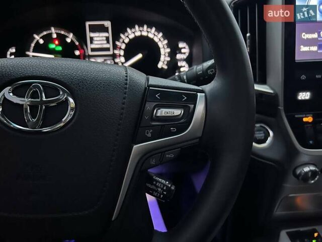 Белый Тойота Ленд Крузер, объемом двигателя 4.46 л и пробегом 225 тыс. км за 47000 $, фото 22 на Automoto.ua