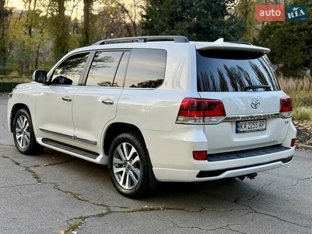 Белый Тойота Ленд Крузер, объемом двигателя 4.46 л и пробегом 301 тыс. км за 44950 $, фото 6 на Automoto.ua