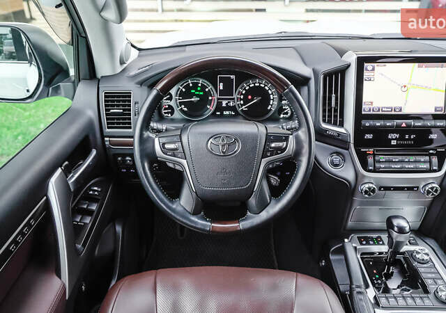 Білий Тойота Ленд Крузер, об'ємом двигуна 4.61 л та пробігом 51 тис. км за 52098 $, фото 8 на Automoto.ua