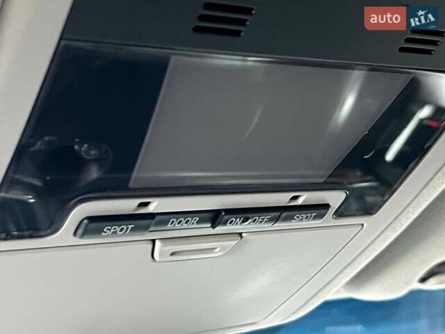 Белый Тойота Ленд Крузер, объемом двигателя 4.46 л и пробегом 90 тыс. км за 55000 $, фото 38 на Automoto.ua