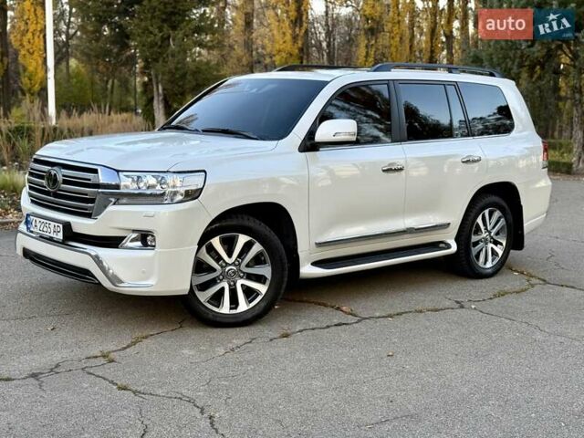 Белый Тойота Ленд Крузер, объемом двигателя 4.46 л и пробегом 301 тыс. км за 44950 $, фото 9 на Automoto.ua